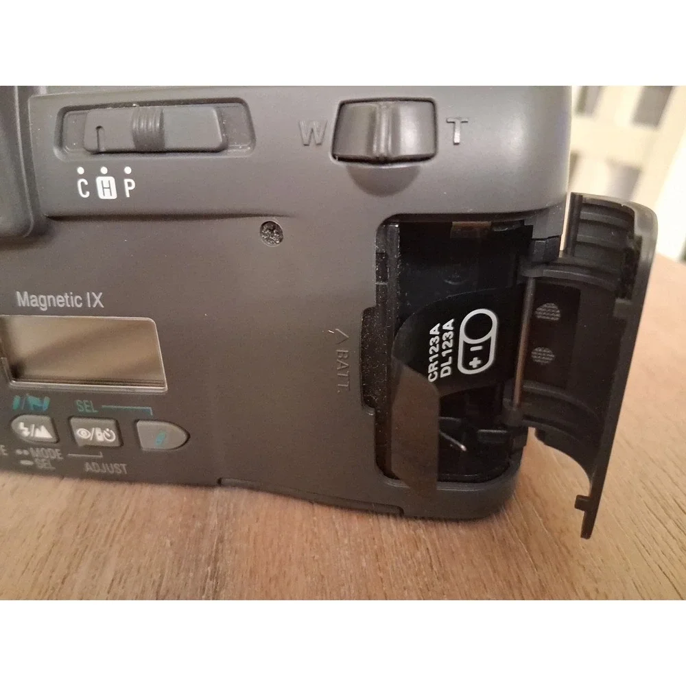 Nikon Nuvis 110i Point and Shoot APS 35mm Camera (TESTED) Need Battery
